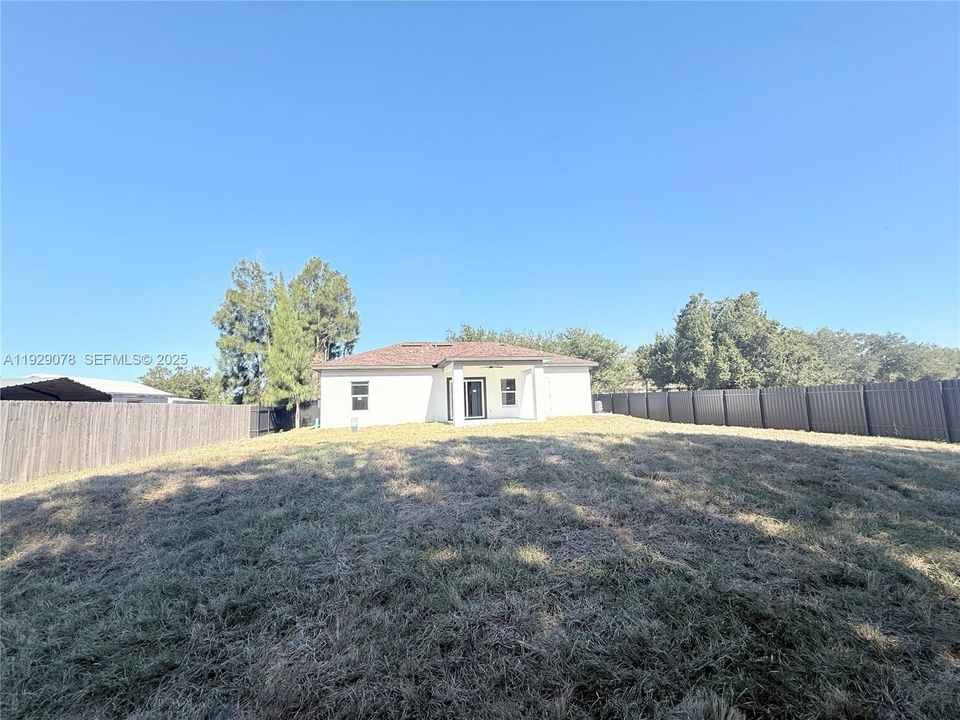 待售: $305,000 (3 贝兹, 3 浴室, 1063 平方英尺)