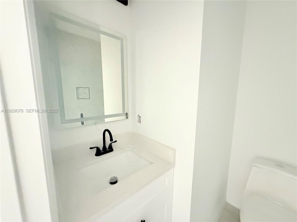 待售: $305,000 (3 贝兹, 3 浴室, 1063 平方英尺)