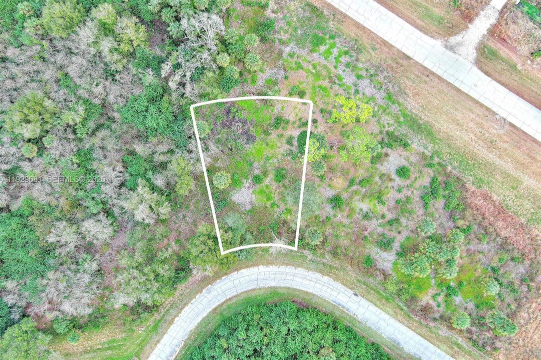 待售: $32,000 (0.27 acres)