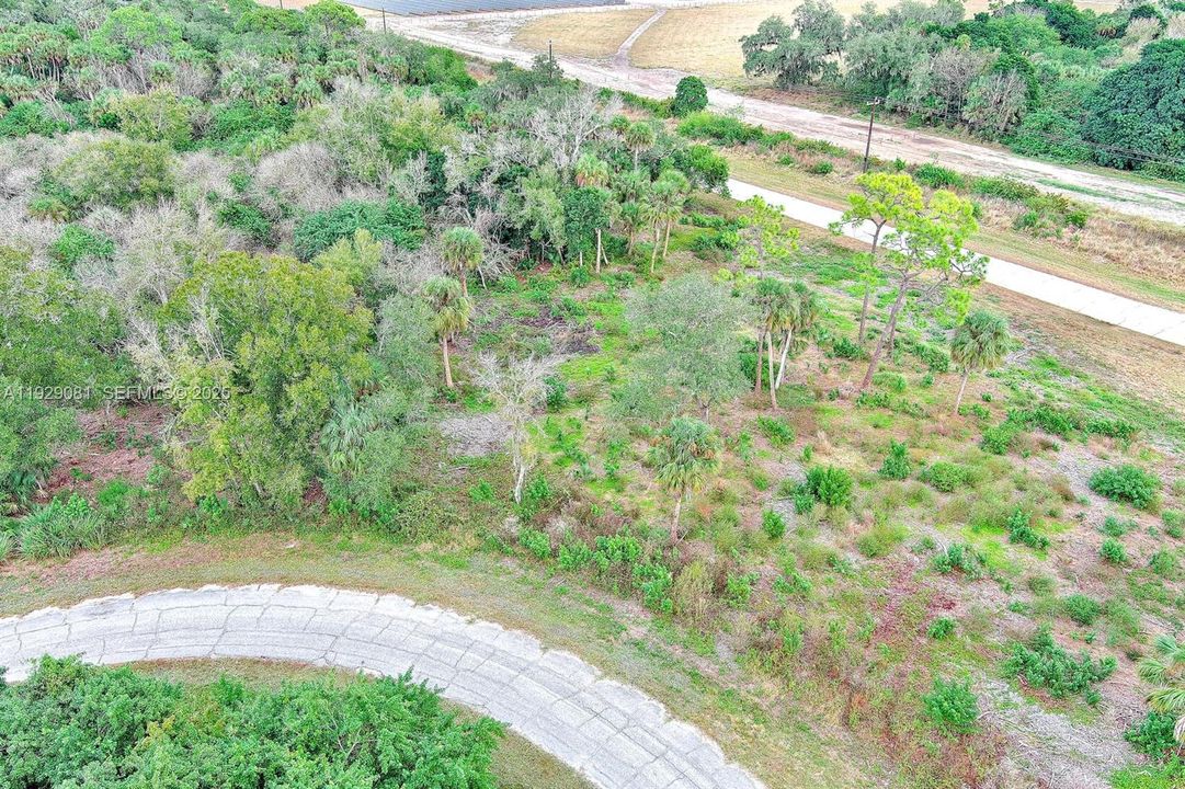 待售: $32,000 (0.27 acres)