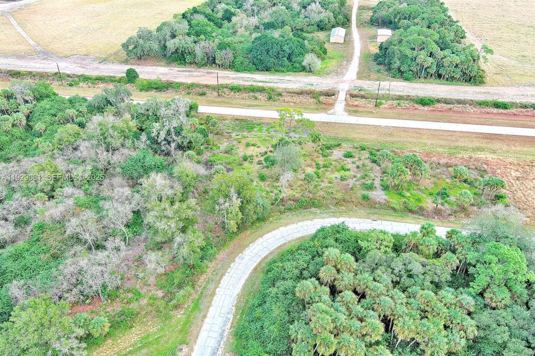 待售: $32,000 (0.27 acres)