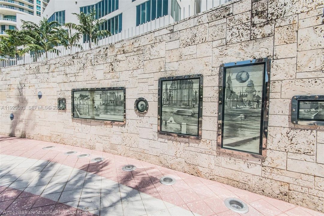 For Rent: $3,000 (1 beds, 1 baths, 868 Square Feet)