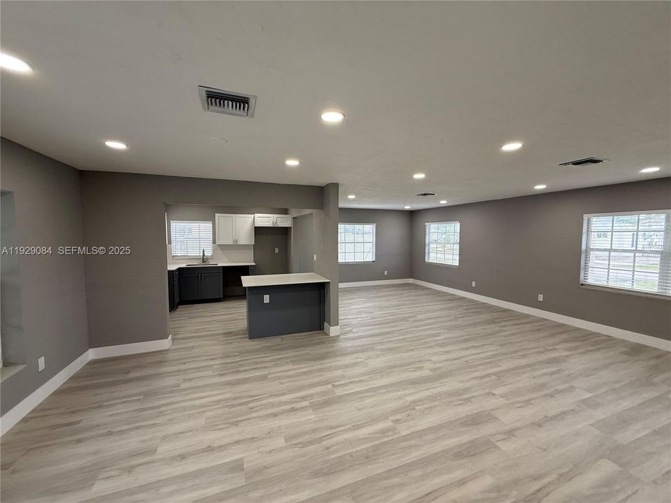 В аренду: $3,500 (3 спален, 2 ванн, 1404 Квадратных фут)