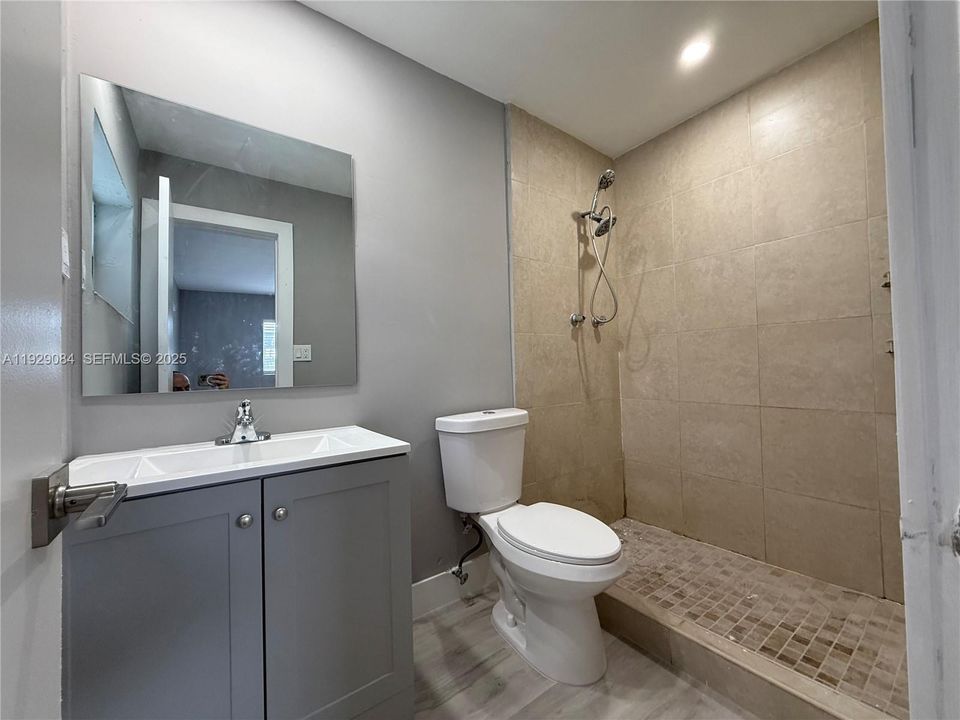 В аренду: $3,500 (3 спален, 2 ванн, 1404 Квадратных фут)