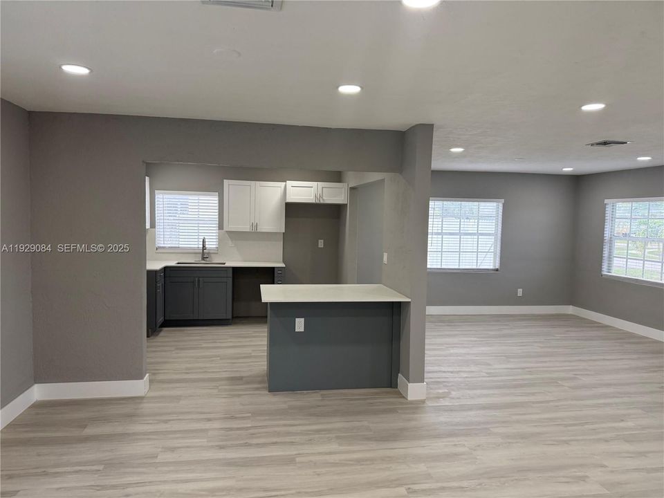 В аренду: $3,500 (3 спален, 2 ванн, 1404 Квадратных фут)