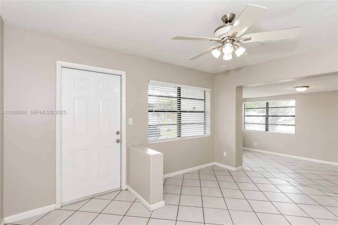 В аренду: $2,060 (2 спален, 1 ванн, 824 Квадратных фут)