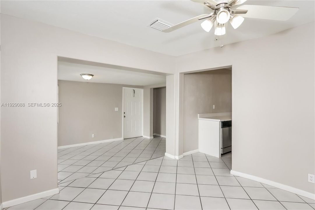 В аренду: $2,060 (2 спален, 1 ванн, 824 Квадратных фут)