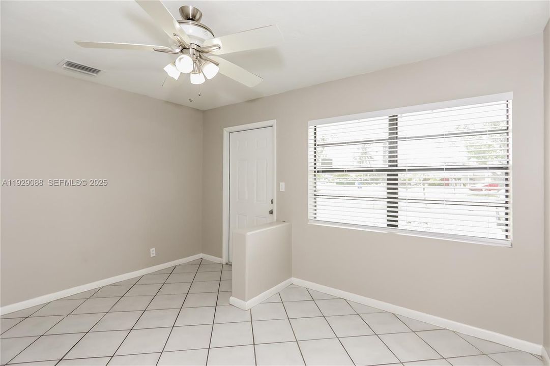 В аренду: $2,060 (2 спален, 1 ванн, 824 Квадратных фут)