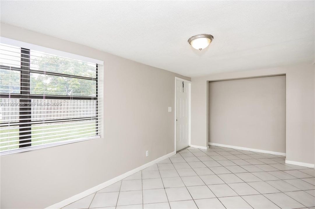 В аренду: $2,060 (2 спален, 1 ванн, 824 Квадратных фут)