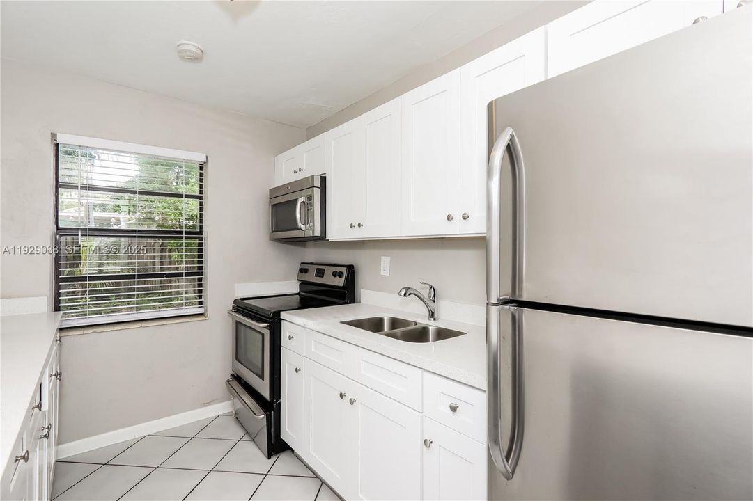 В аренду: $2,060 (2 спален, 1 ванн, 824 Квадратных фут)