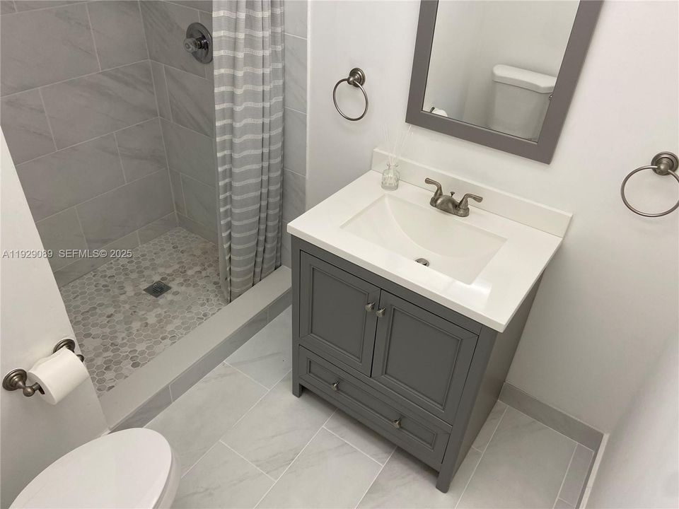 For Sale: $300,000 (2 beds, 2 baths, 1273 Square Feet)