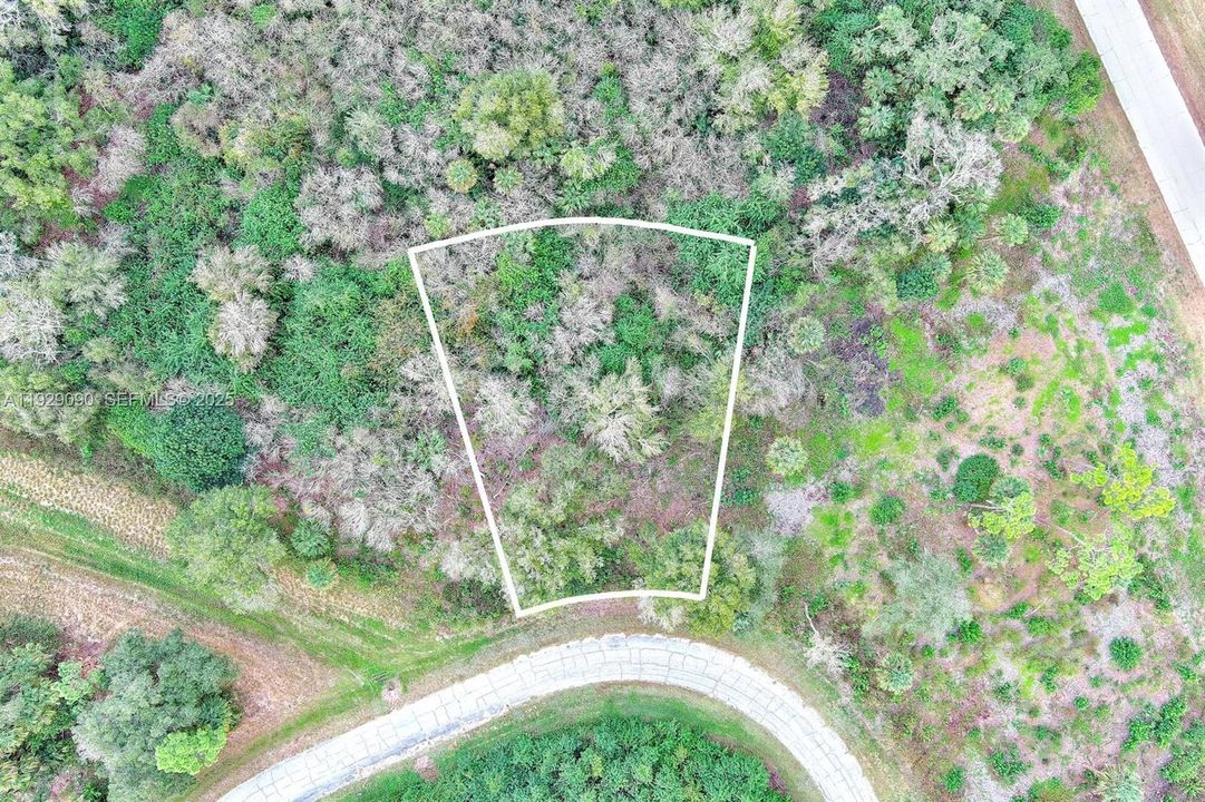 待售: $32,000 (0.27 acres)