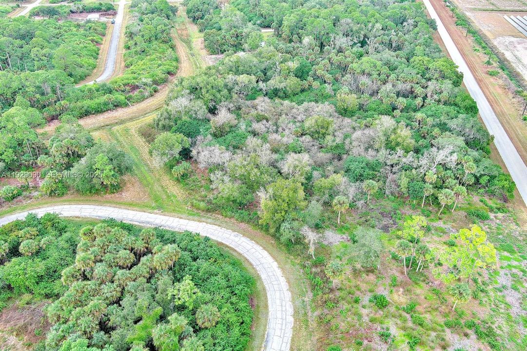 待售: $32,000 (0.27 acres)