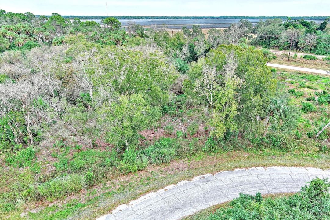 待售: $32,000 (0.27 acres)