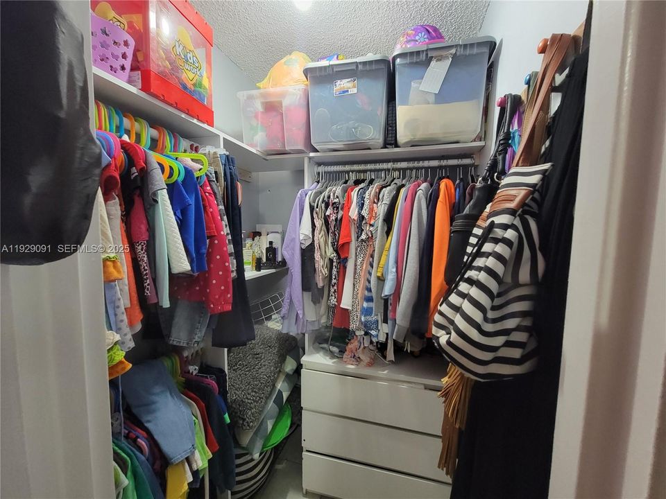 For Rent: $1,850 (2 beds, 2 baths, 1003 Square Feet)