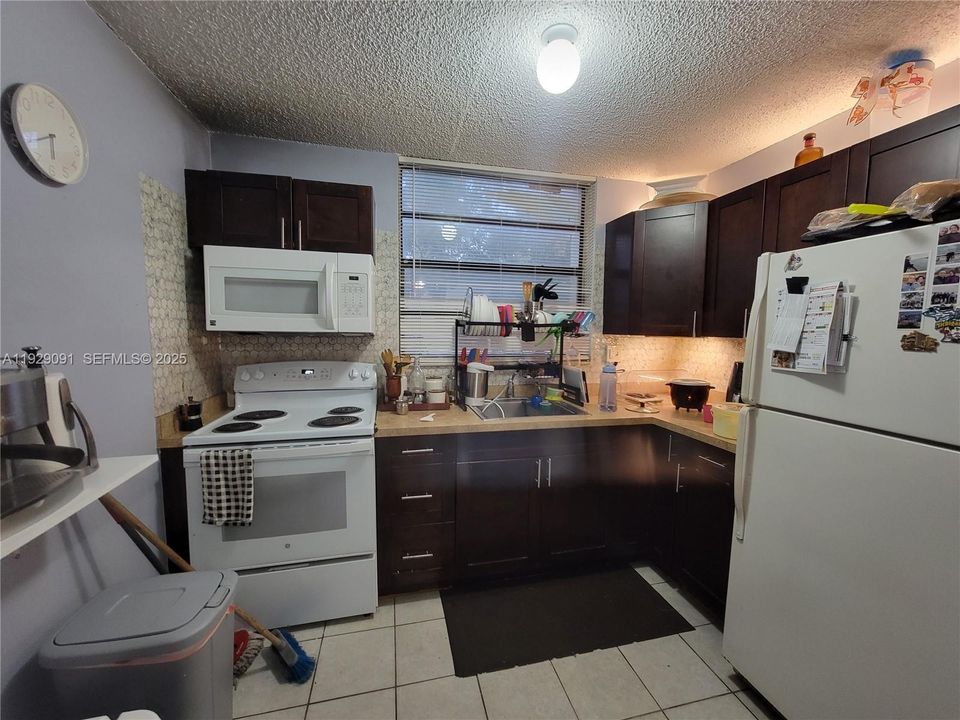 For Rent: $1,850 (2 beds, 2 baths, 1003 Square Feet)
