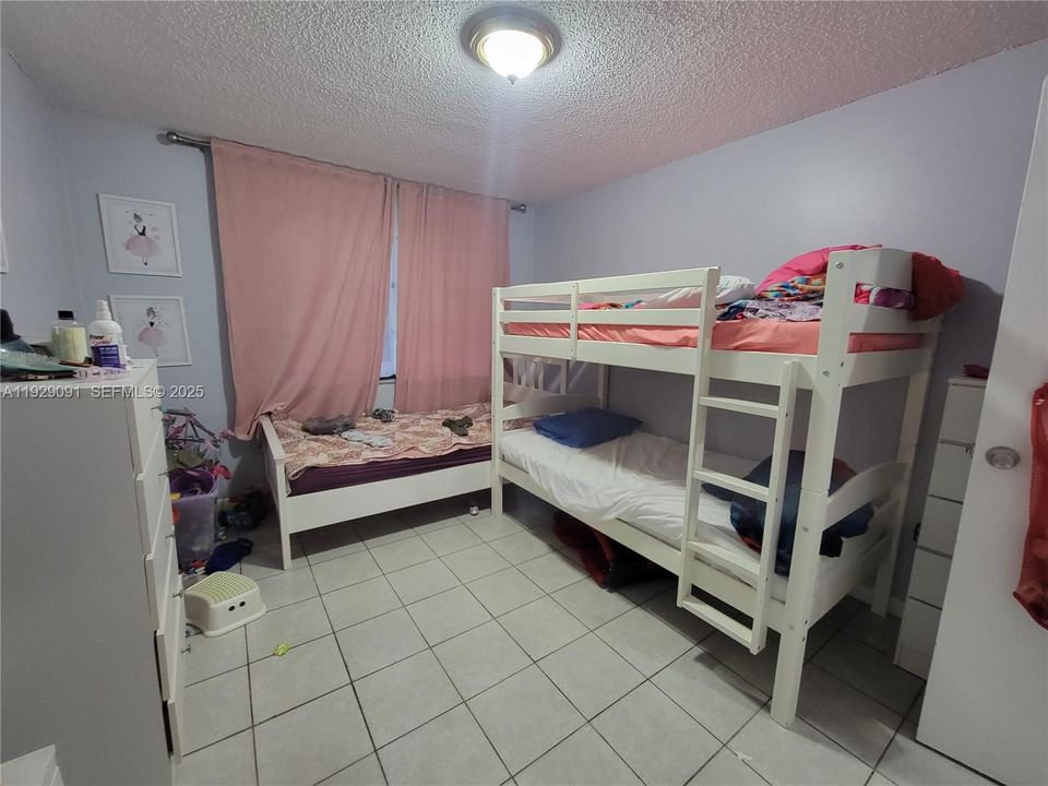 For Rent: $1,850 (2 beds, 2 baths, 1003 Square Feet)