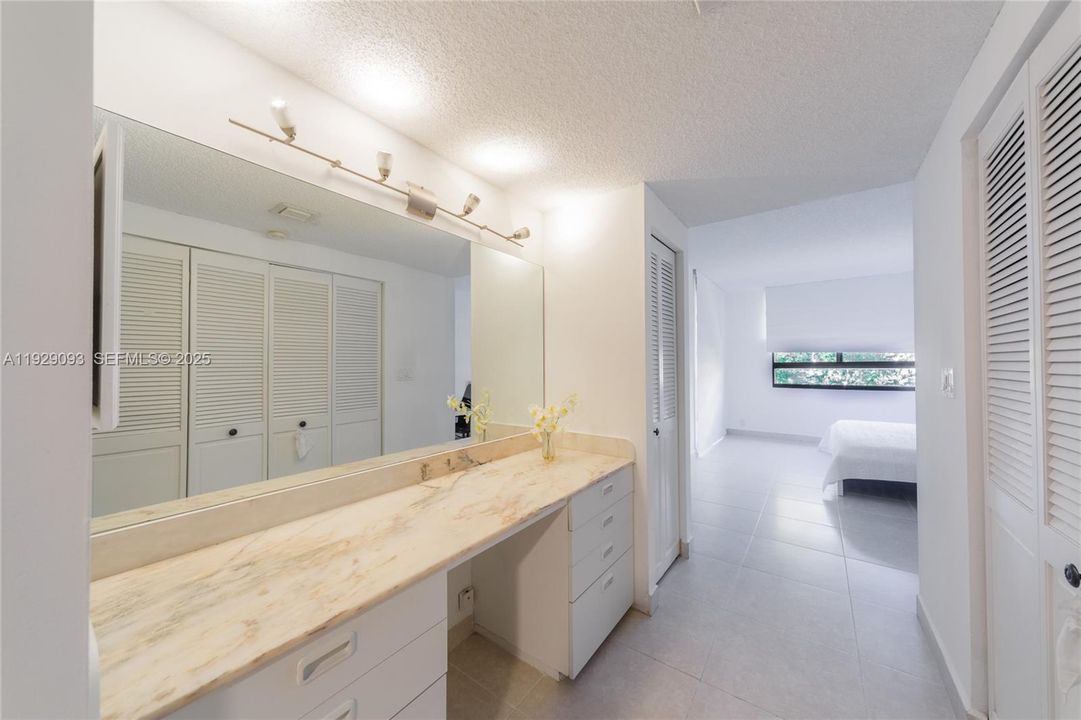 В аренду: $6,400 (3 спален, 2 ванн, 1600 Квадратных фут)