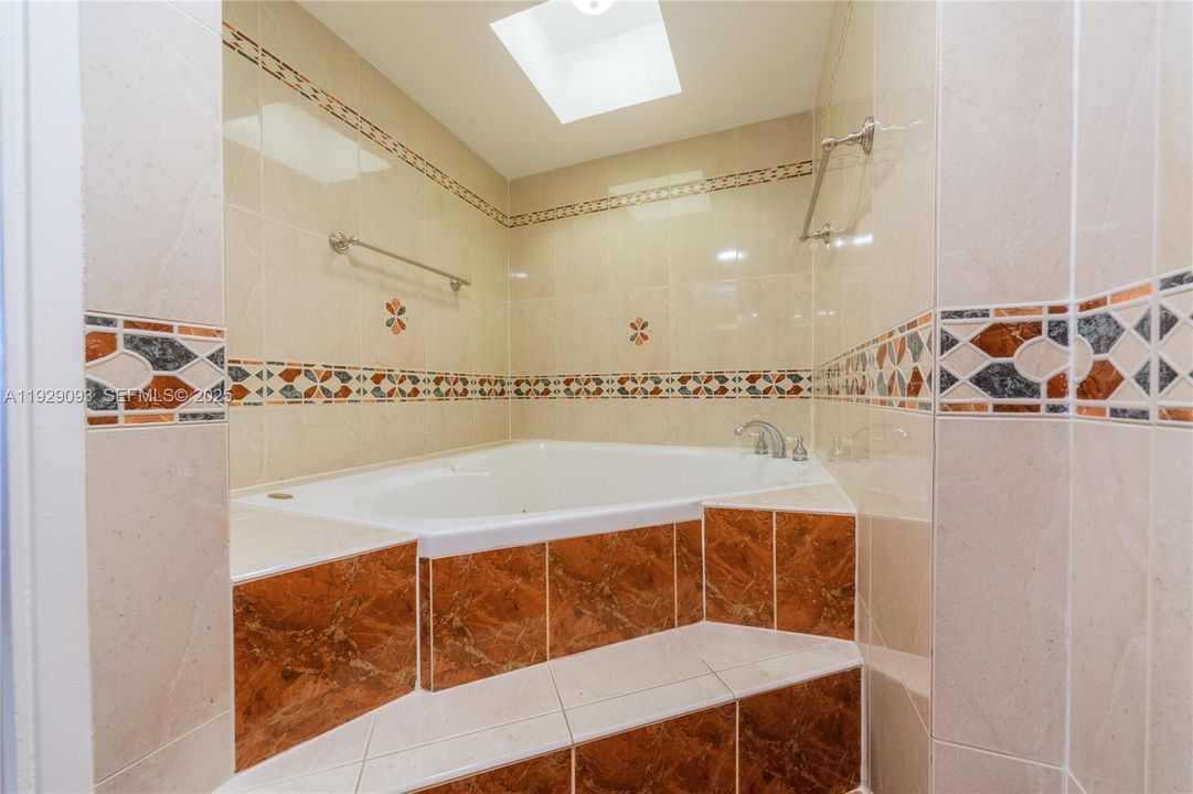 В аренду: $6,400 (3 спален, 2 ванн, 1600 Квадратных фут)