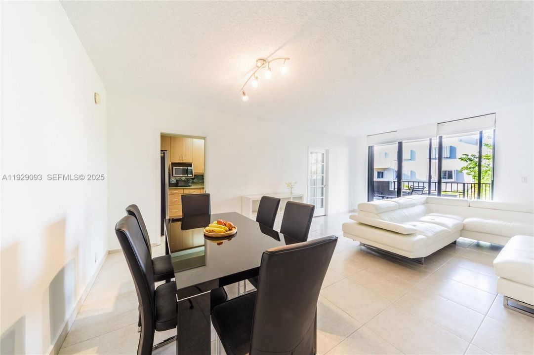 В аренду: $6,400 (3 спален, 2 ванн, 1600 Квадратных фут)