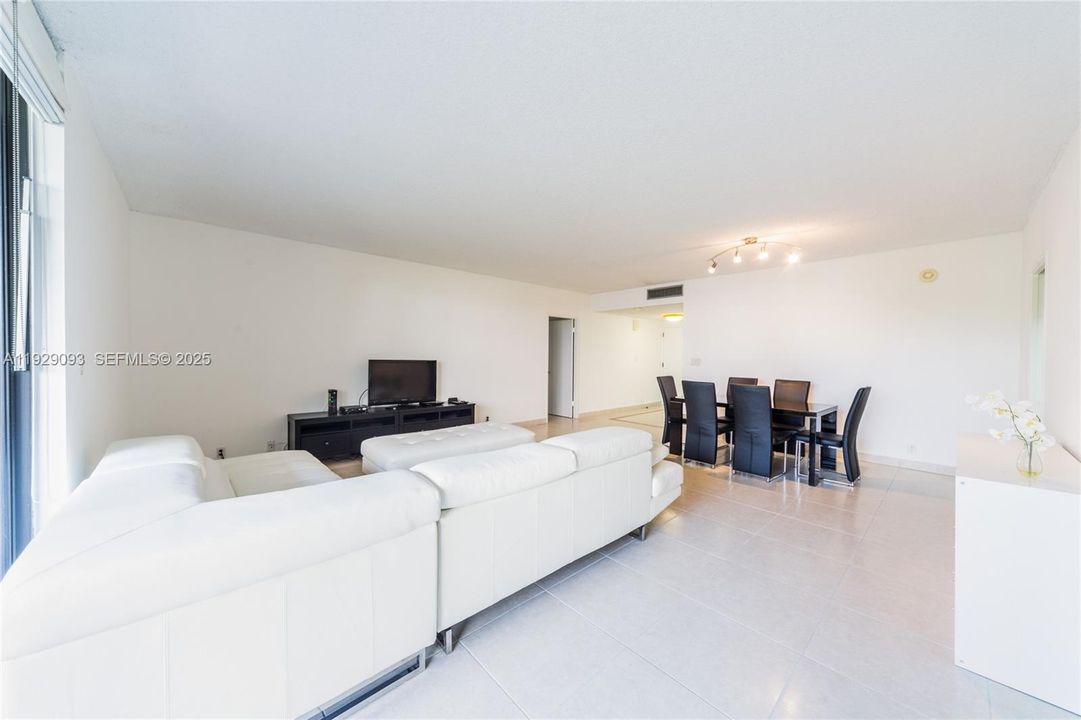 В аренду: $6,400 (3 спален, 2 ванн, 1600 Квадратных фут)