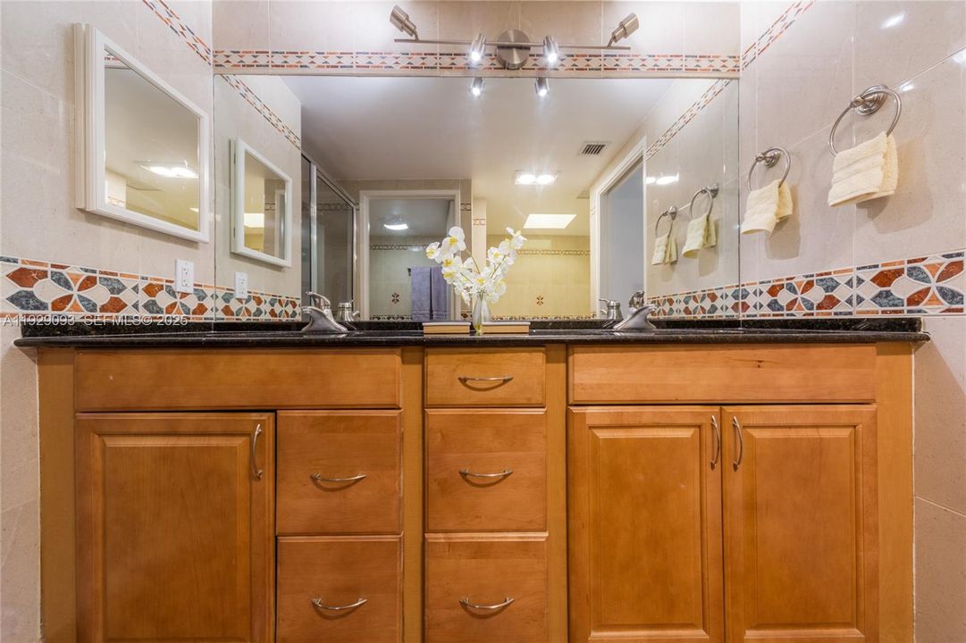 В аренду: $6,400 (3 спален, 2 ванн, 1600 Квадратных фут)