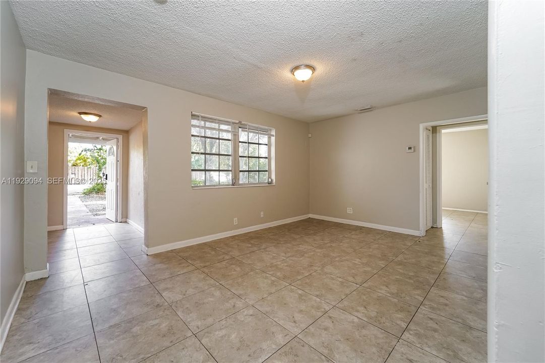 В аренду: $2,730 (2 спален, 2 ванн, 1229 Квадратных фут)