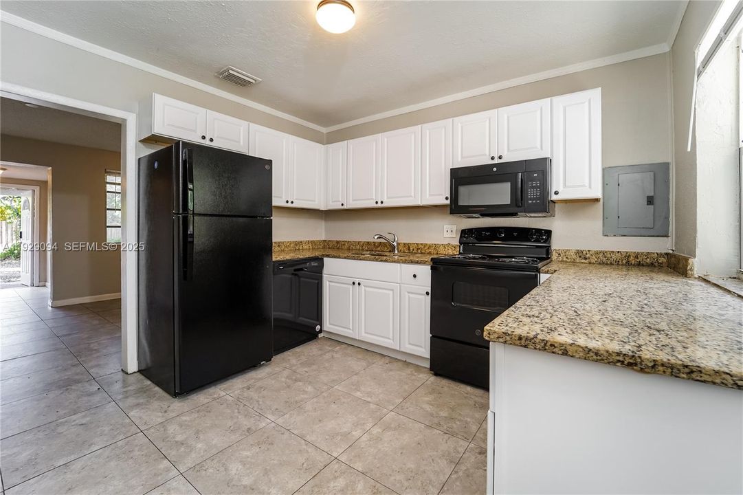 В аренду: $2,730 (2 спален, 2 ванн, 1229 Квадратных фут)