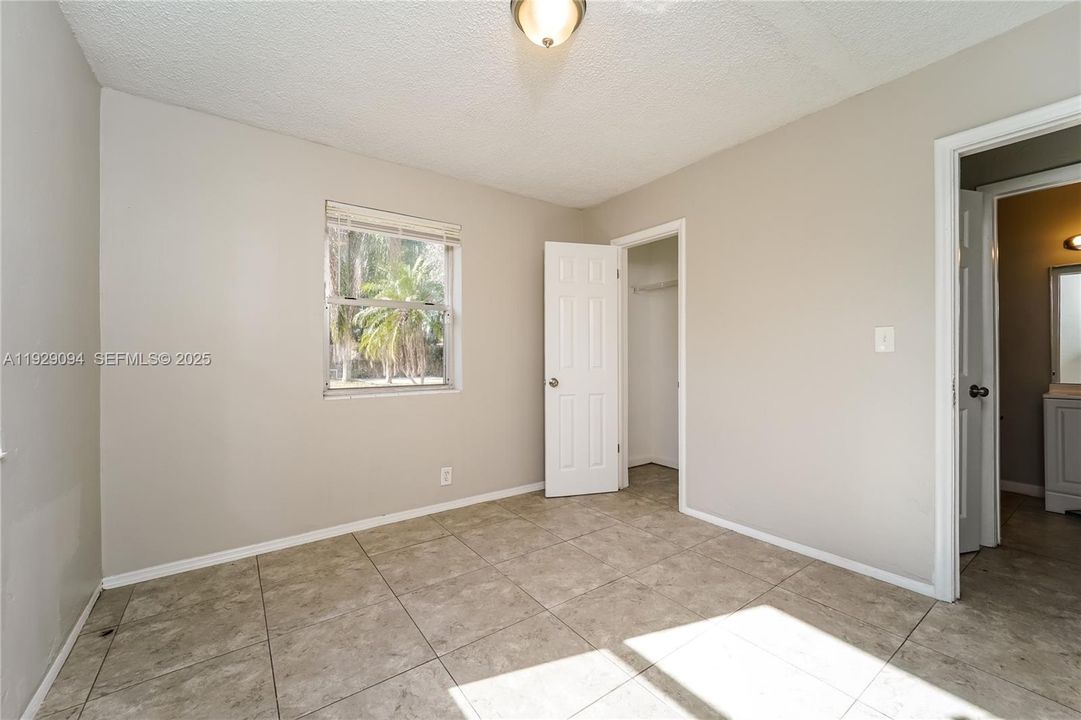 В аренду: $2,730 (2 спален, 2 ванн, 1229 Квадратных фут)