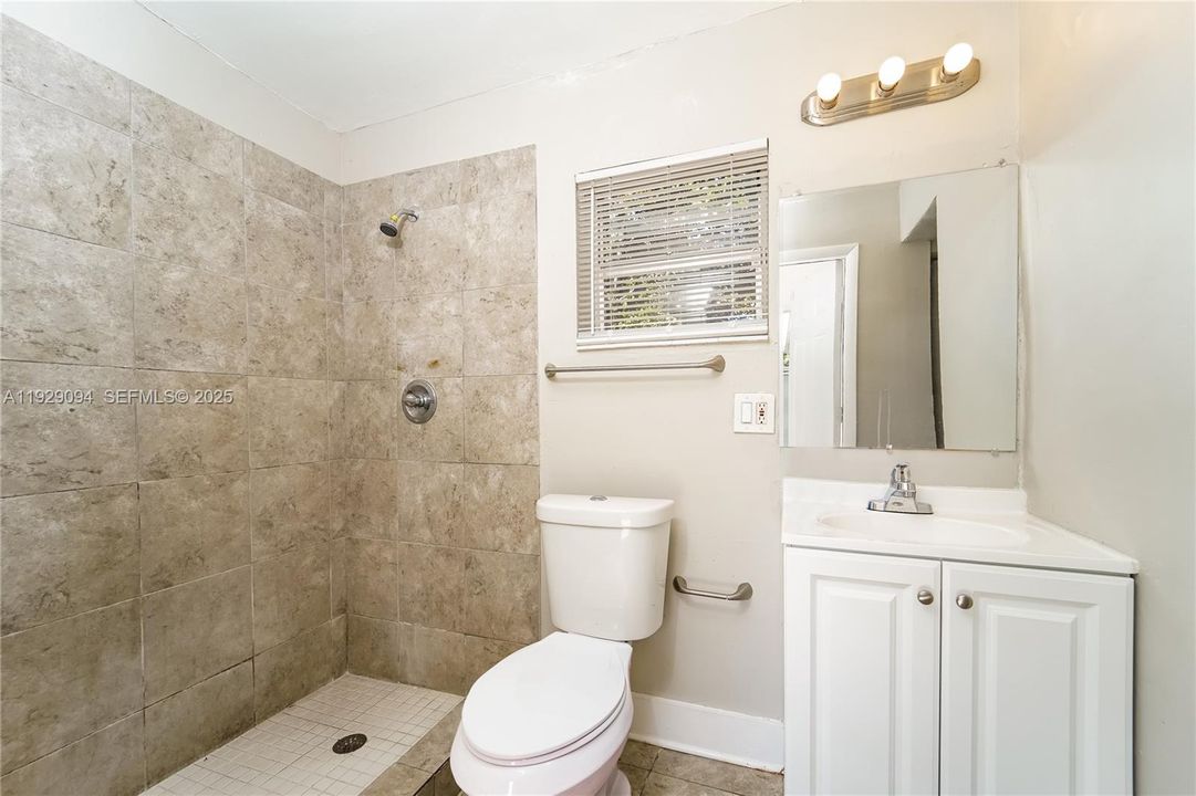 В аренду: $2,730 (2 спален, 2 ванн, 1229 Квадратных фут)