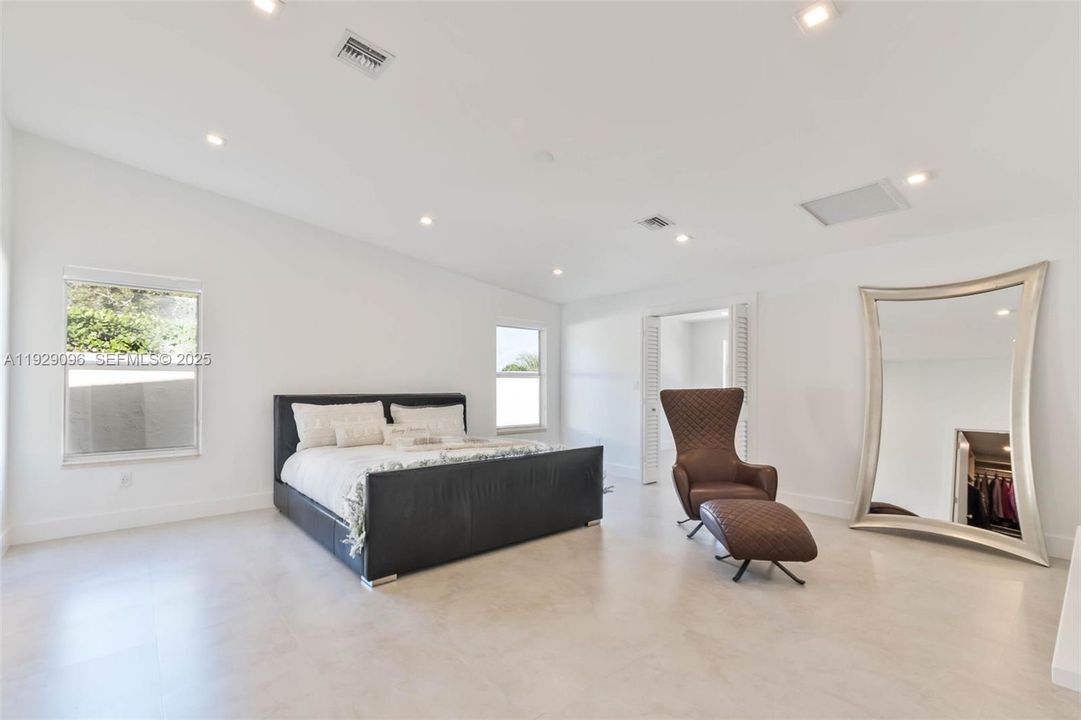 For Sale: $875,000 (4 beds, 2 baths, 2131 Square Feet)