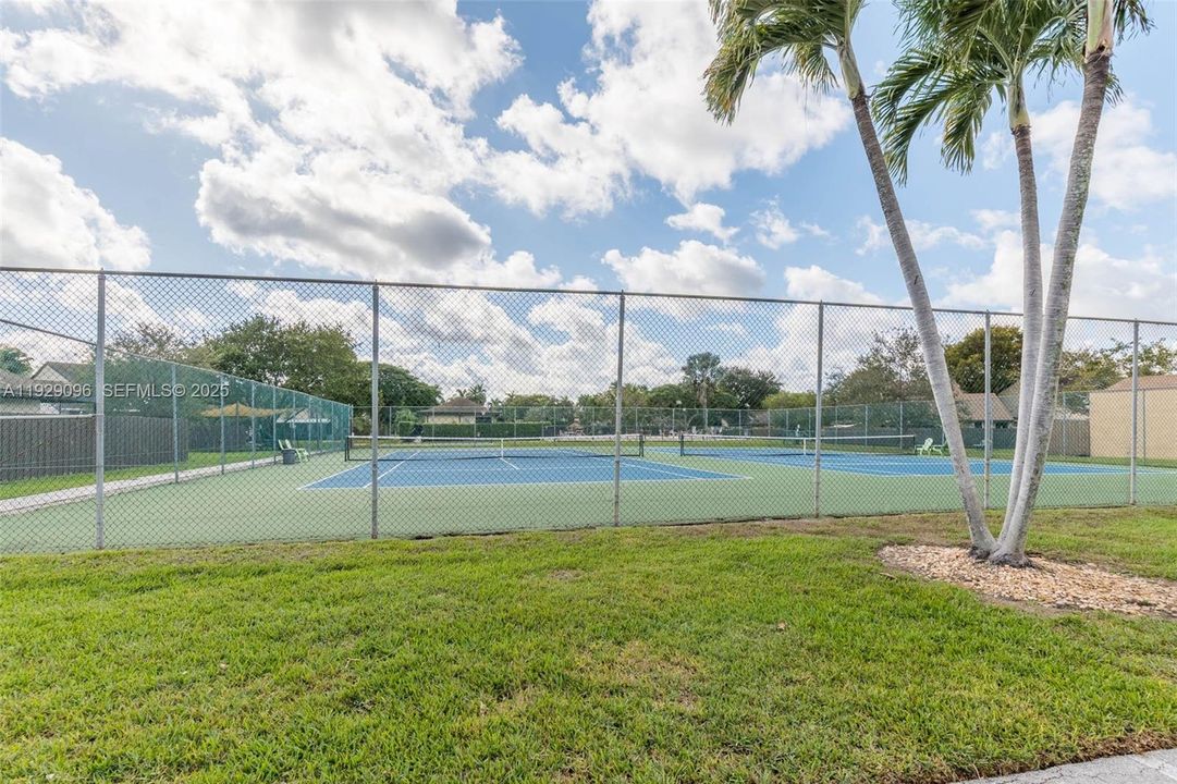 For Sale: $875,000 (4 beds, 2 baths, 2131 Square Feet)