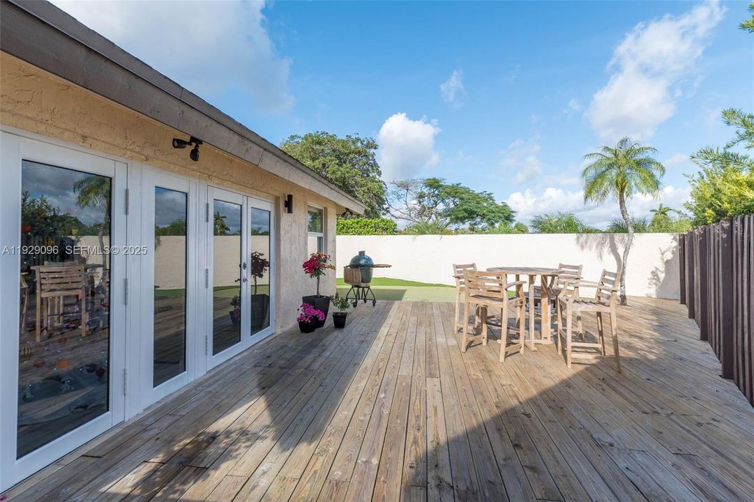 For Sale: $875,000 (4 beds, 2 baths, 2131 Square Feet)