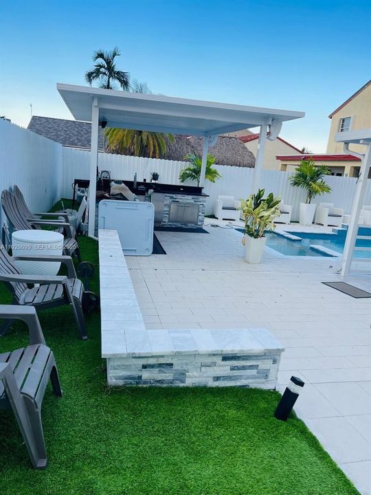 На продажу: $635,000 (3 спален, 2 ванн, 1286 Квадратных фут)