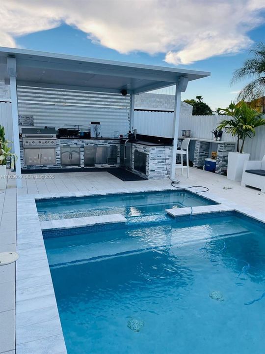 На продажу: $635,000 (3 спален, 2 ванн, 1286 Квадратных фут)