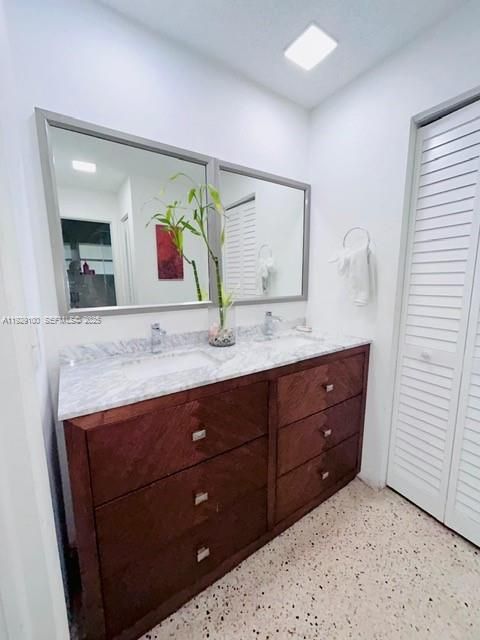 出租: $3,900 (3 贝兹, 2 浴室, 1814 平方英尺)