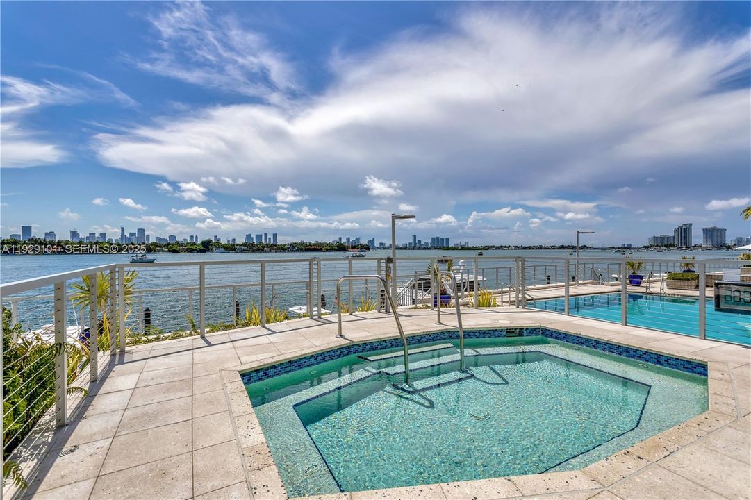 В аренду: $3,600 (1 спален, 1 ванн, 850 Квадратных фут)