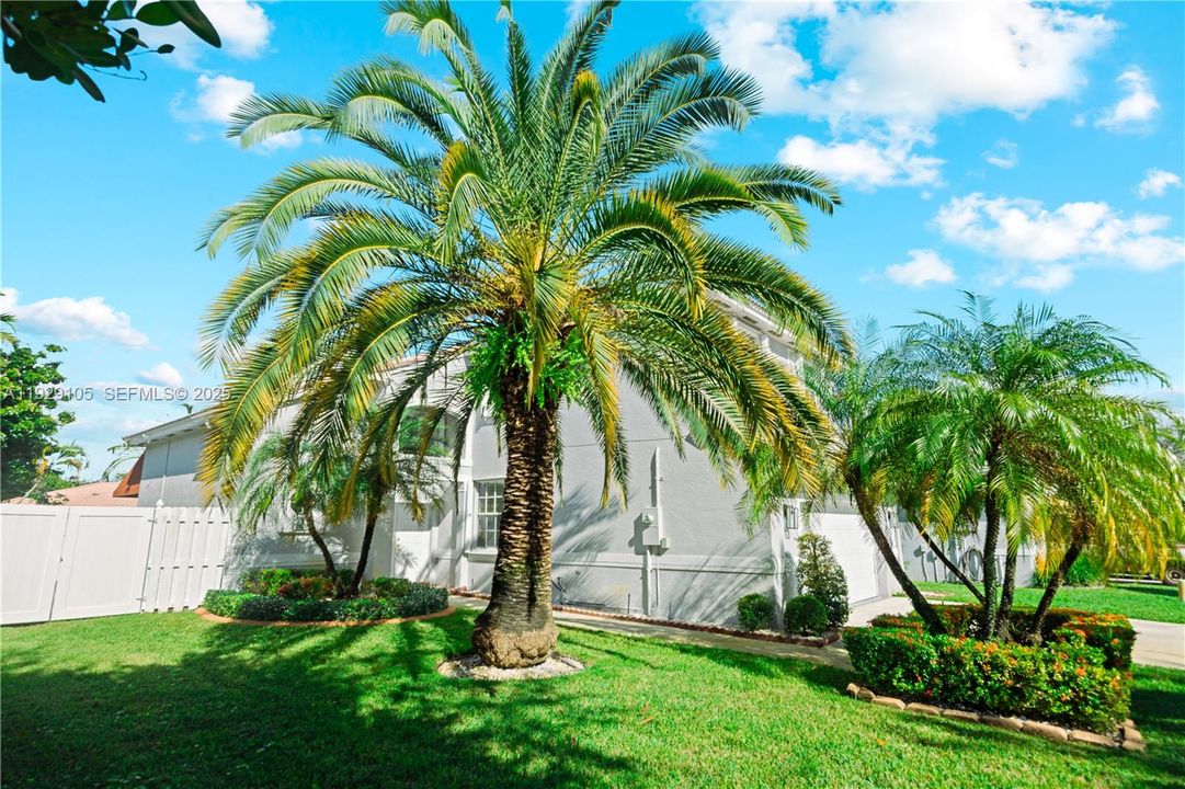 For Sale: $730,000 (4 beds, 2 baths, 2608 Square Feet)