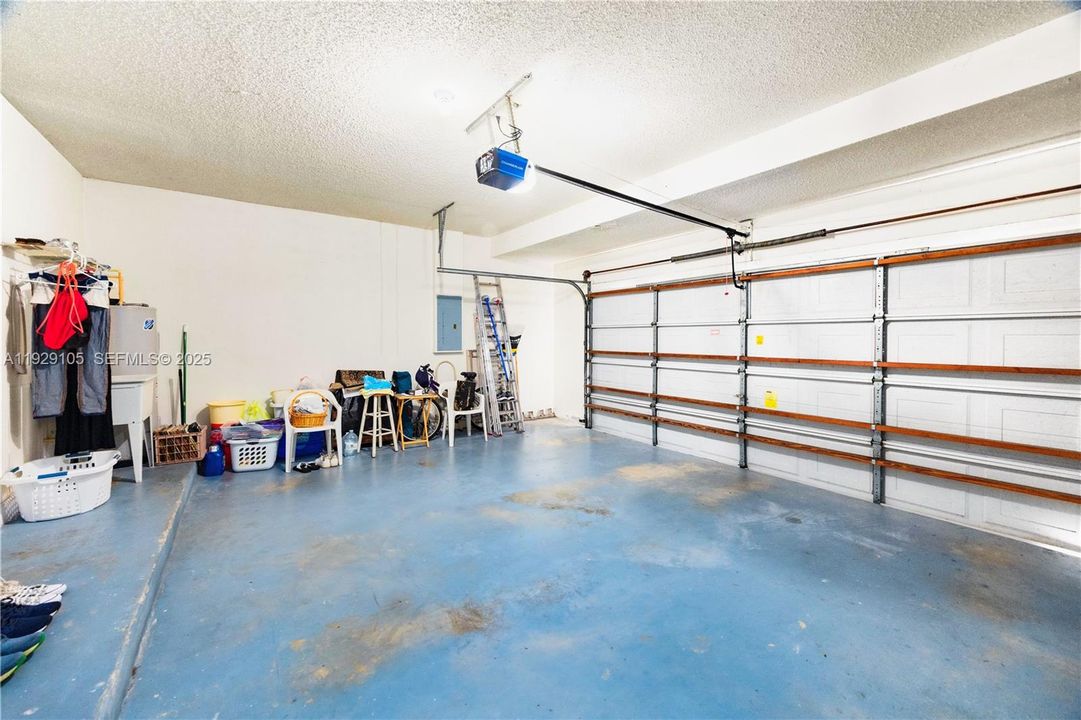 For Sale: $730,000 (4 beds, 2 baths, 2608 Square Feet)