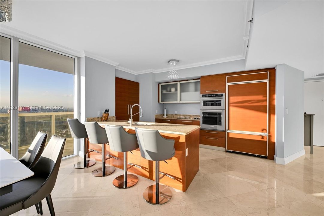 出租: $7,500 (2 贝兹, 2 浴室, 1458 平方英尺)