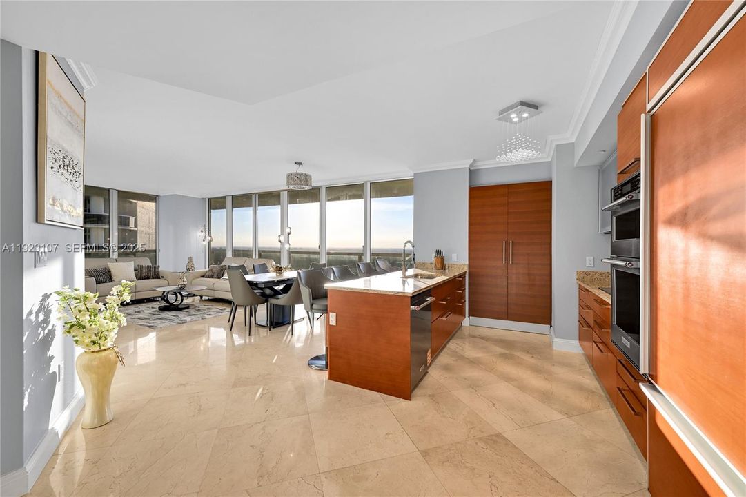 出租: $7,500 (2 贝兹, 2 浴室, 1458 平方英尺)