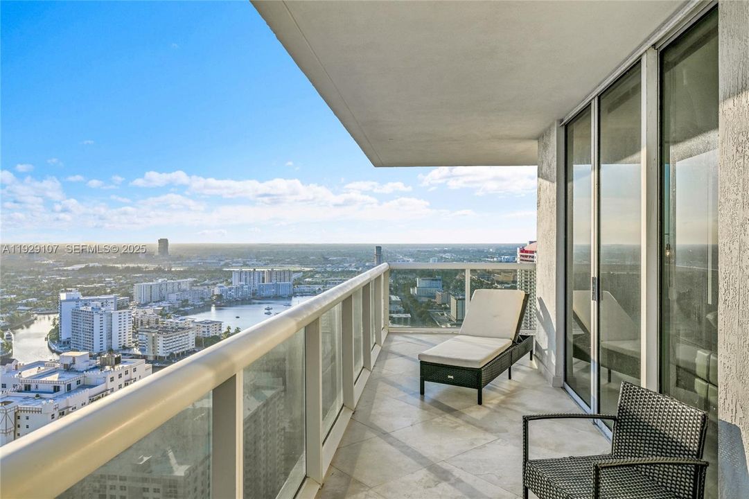 出租: $7,500 (2 贝兹, 2 浴室, 1458 平方英尺)