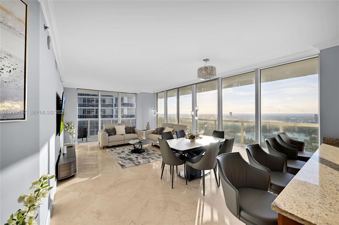 出租: $7,500 (2 贝兹, 2 浴室, 1458 平方英尺)