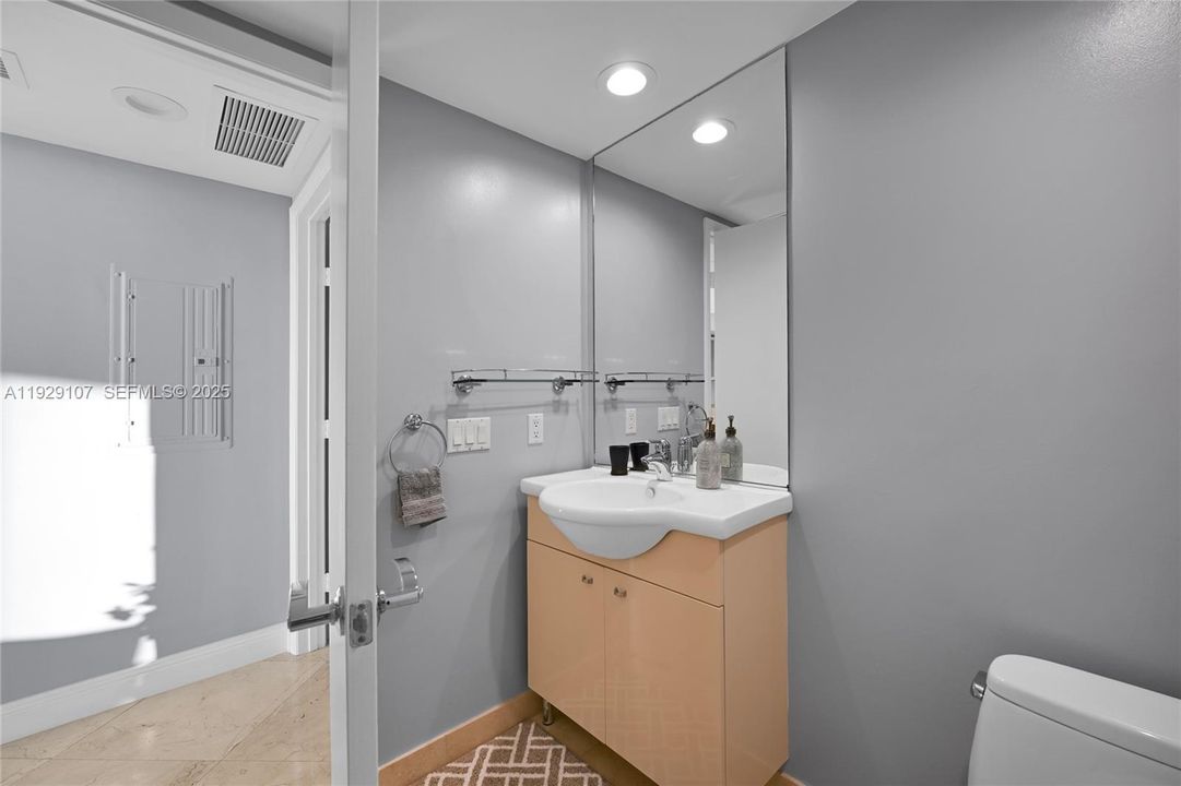 出租: $7,500 (2 贝兹, 2 浴室, 1458 平方英尺)