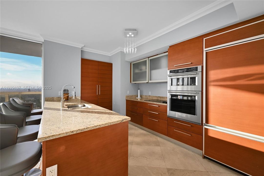 出租: $7,500 (2 贝兹, 2 浴室, 1458 平方英尺)