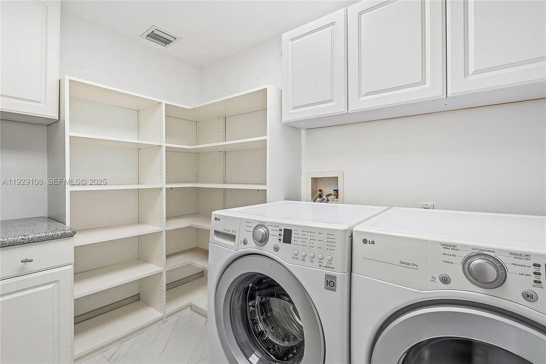 For Rent: $9,000 (4 beds, 3 baths, 2446 Square Feet)