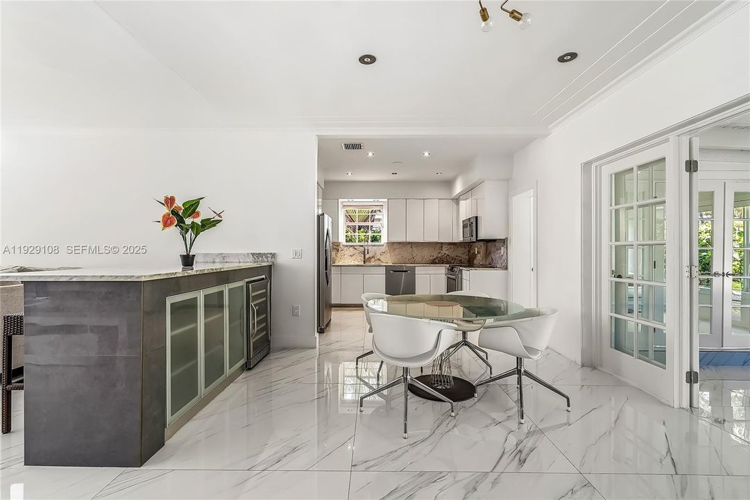 For Rent: $9,000 (4 beds, 3 baths, 2446 Square Feet)