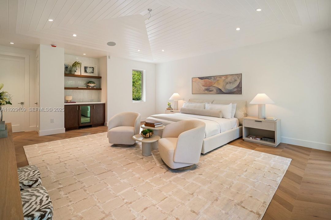 Master Suite with Mini Bar