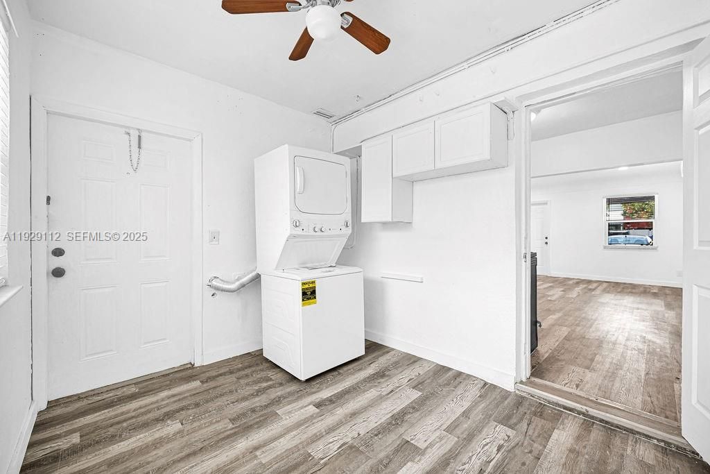 For Rent: $2,450 (3 beds, 1 baths, 2599 Square Feet)