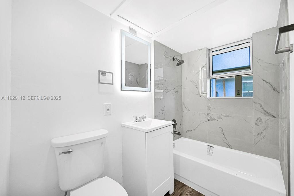 For Rent: $2,450 (3 beds, 1 baths, 2599 Square Feet)